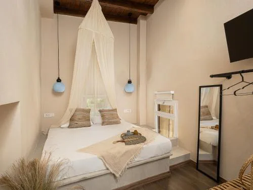 Artemide city places _Leon tiny suite
