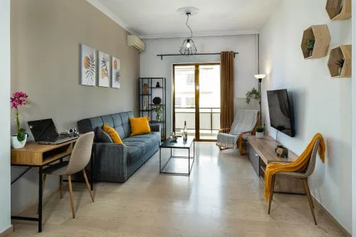 Central apt. with parking - 3 min from old port