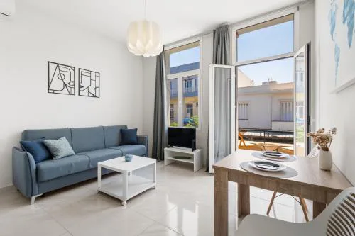 Central Bliss Apartment - 5' to Old Town