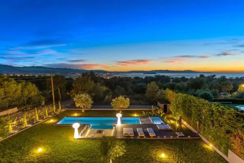 Chania lux villa with Heated pool