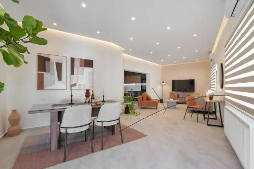 Coralie 3 bedroom apartment 40m from the beach