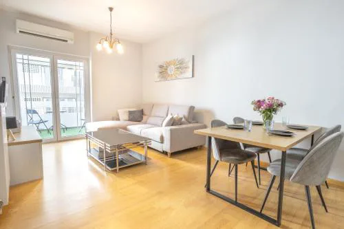 Cozy Apartment 50m to beach, 5min walk to Old Town