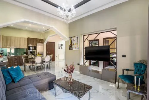 Elegant 2BR Apartment