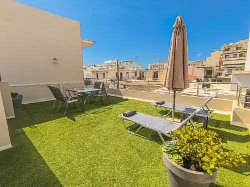 Fully renovated apartment in the city centre with roof garden! 3 minutes from the bus station and 6 minutes from the old town