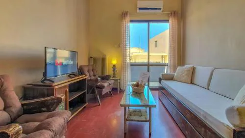 Ivy's Leaves, Value Flat in the Inner Chania City