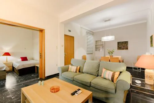 Leda's Nea Chora Flat, Near Beach and Old Port