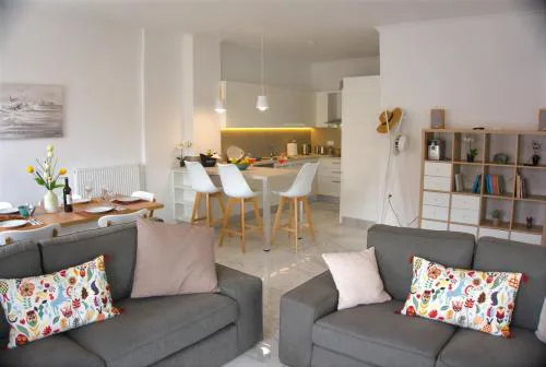 New Big Modern City Center Apartment