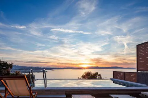Omnia Villas - "Heated" pools & breathtaking seaviews!