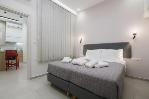 Peris 4 with Yard steps to Old Town - AC, Wifi