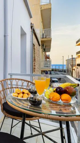 Sea & City - Luxury Maisonette Steps from the Beach with Private Terrace