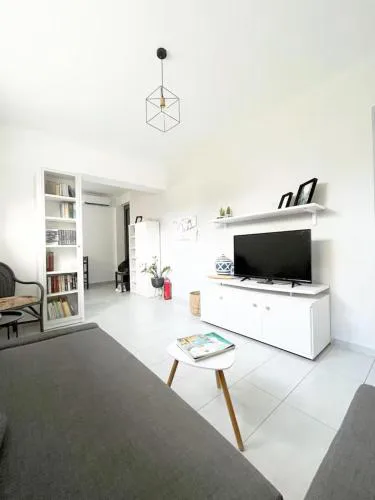 Sea Escape Boutique Apt-Near Agii Aposto li beach