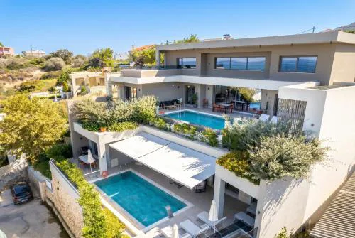 Seafront villas I "Free" Heated pools & 100m to Sea
