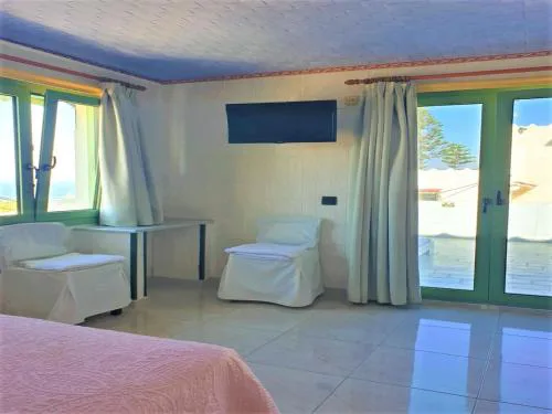 Gorgeous Studio for 2 people, Swimming Pool and Sea View