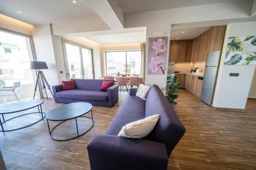 Luxury House - Hersonissos Center - Sleeps 8