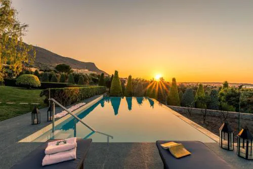 Luxury Villa Golden Crest with private pool