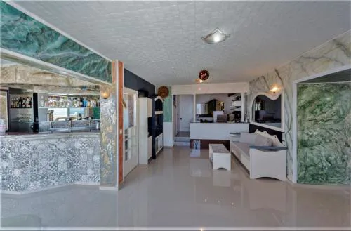 Magnificent View nice double room with shared pool and Ac