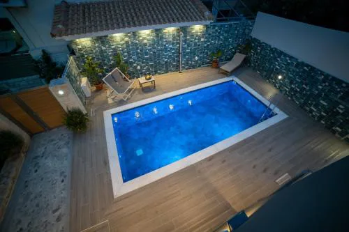 Thomas Villa Hersonissos - Private Pool - Sleeps 7