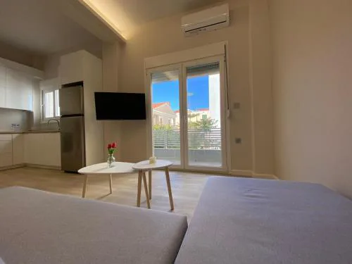 A Modern & Homely 1BR Apartment