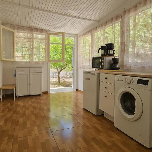 Annoula's place
