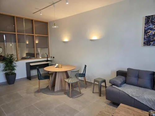 Karatza's suite