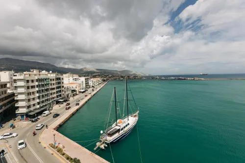Panoramic Port Penthouse