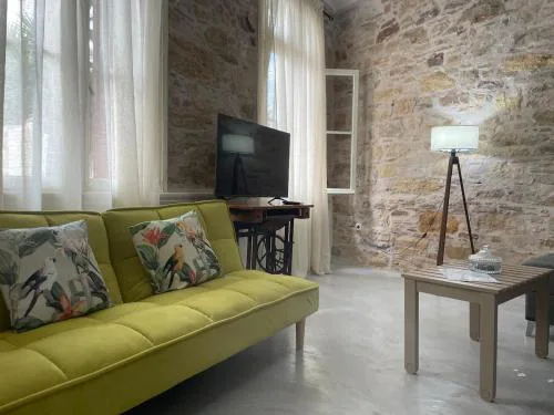 Sphinx Apartments - A