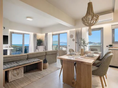 Emmanuel's Sea View Luxury Apartment
