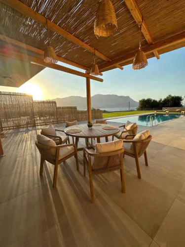 Nusa Retreat - Seaview luxury residences - ideal for groups