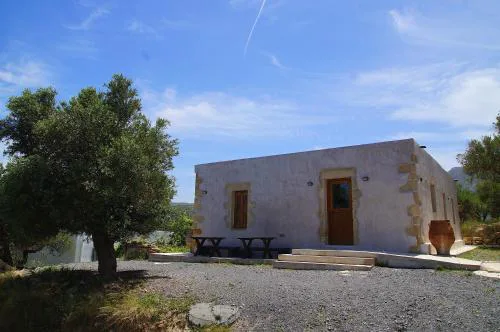 The Village Hideaway - Traditional Stone House