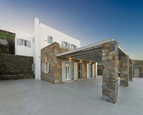 Cycladic Elegance Luxurious Villa with Panoramic Sea Views