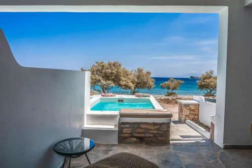 Lareroom 3 Σπίτι μπροστά στη παραλία με μικρή πισίνα