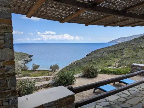 PNOES Kythnos - Seaside Escape