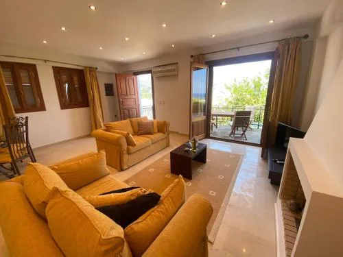 Stunning 2 bedroom home with panoramic views