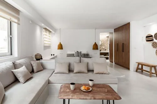 Pebble, an Idyllic Seaside Suite