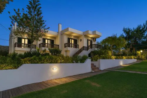 Seaside Gem near Heraklion, Villa Maro's Getaway