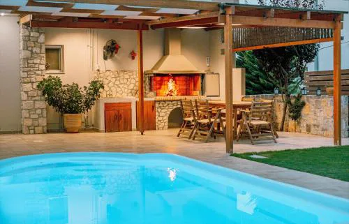 Villa Maria with heated pool, next to the beach
