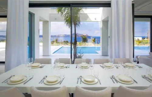 Villa OMORFI