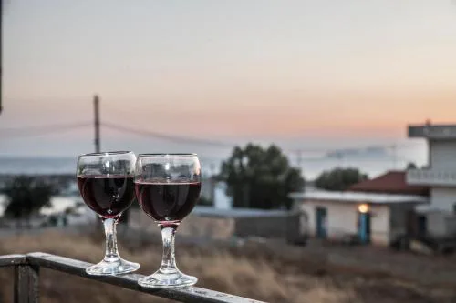 Porto Alta - Relaxing Retreat with Port Glimpse