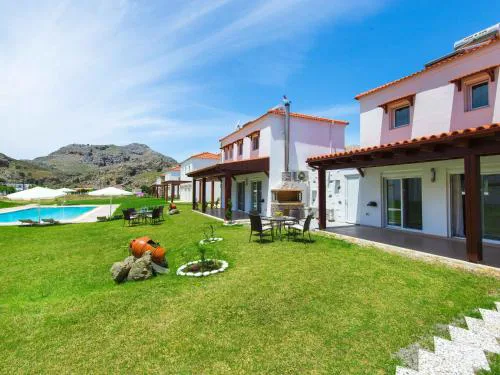 Holiday Home Haus in Kolympia mit Garten und Bergblick by Interhome