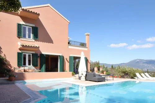 Casa T with landscape views