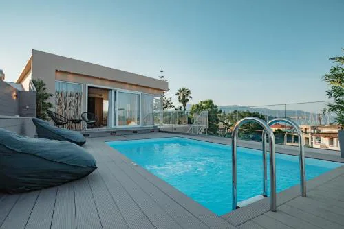 Daedalus Luxury Home - Seaview & Heated Pool