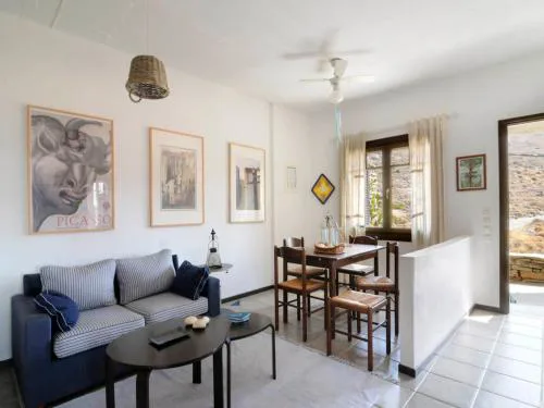 Charming seafront apartment in Kea