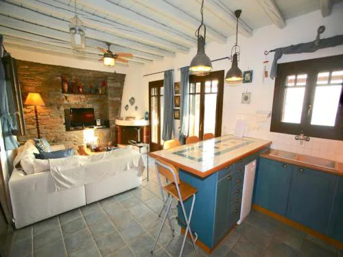 Stunning seafront apartment in Kea