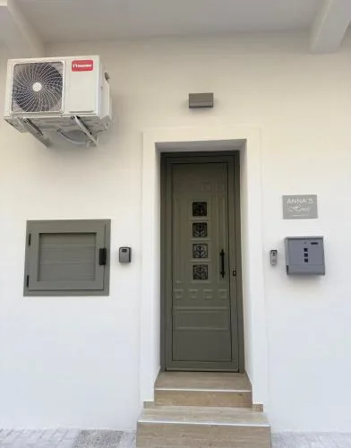 Anna's House