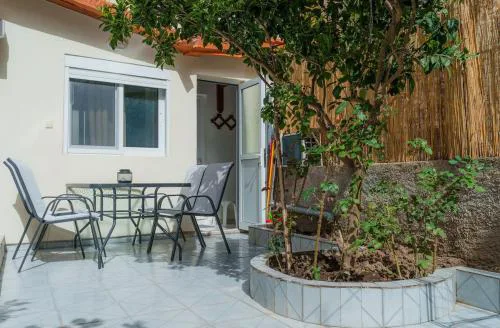 Kos Old Town Wooden-Garden House
