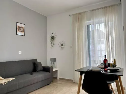 Modern Apartment in Kos Town, Walking Distance to the Beach - No 4