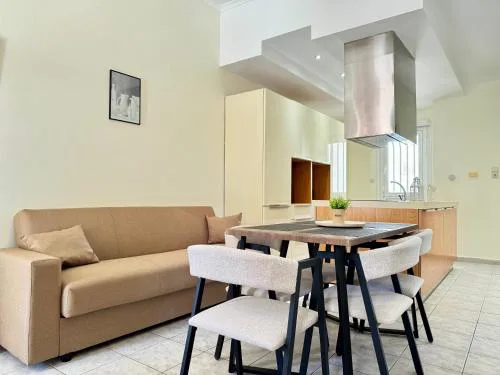 Spacious & Cozy Apartment, with big yard, in Kos