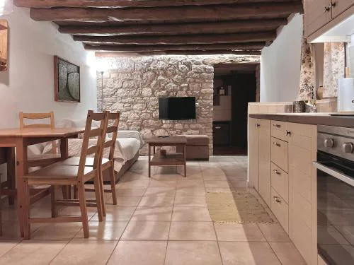 Anói - Renovated Stone House