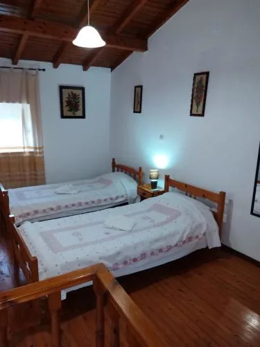 Traditional House with Loft -Michalis' House in Kouramades-