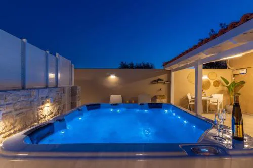 Konstantinos luxury suite